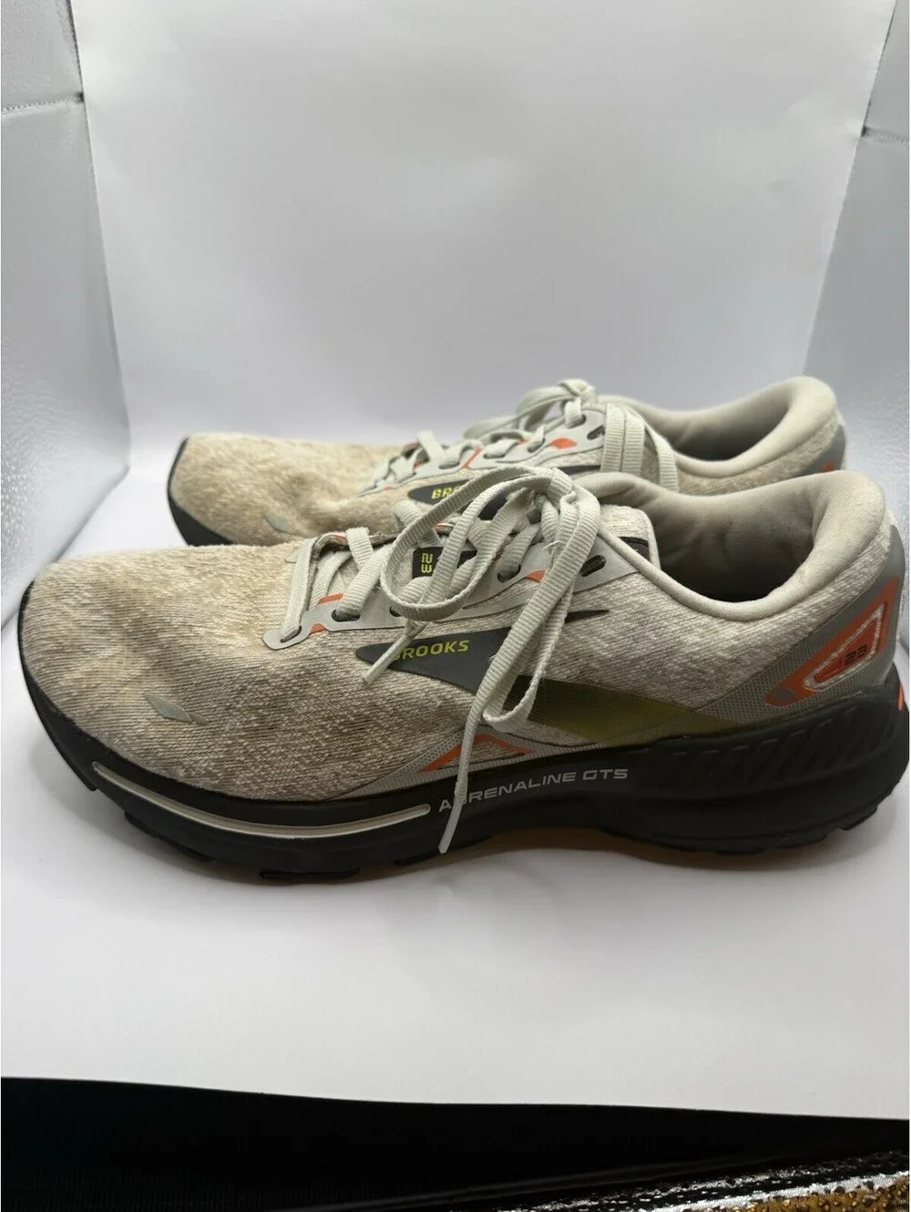 Brooks Men’s Adrenaline GTS 23 GTX Waterproof Supportive Running Shoe, 9.5 D